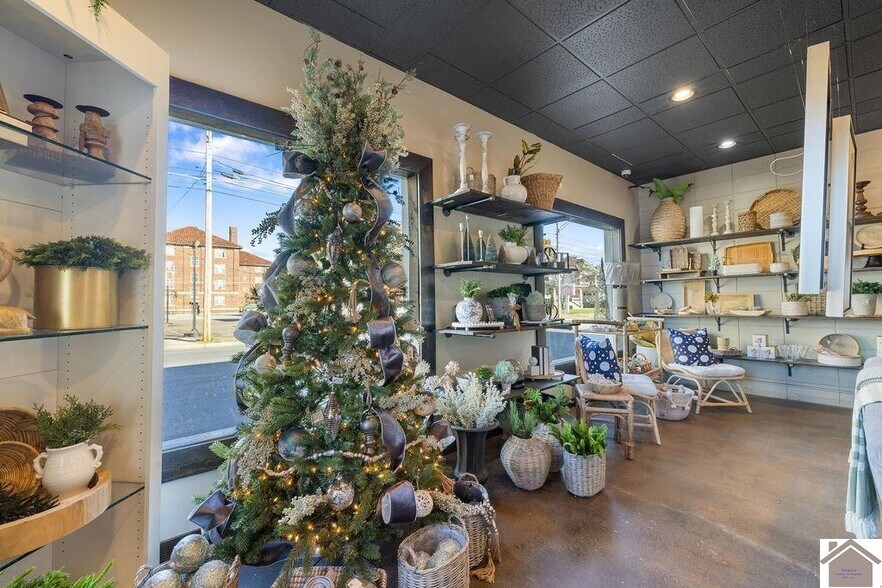 More Photos Of 2200 Broadway, Paducah General Retail For Sale