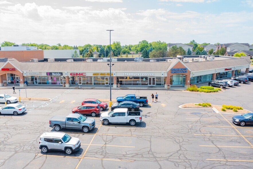 More Photos Of 5111-5221 Highland Rd, Waterford Unknown For Lease