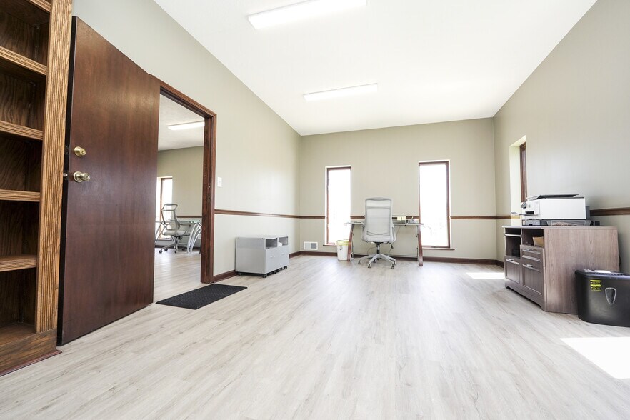 More Photos Of 11415 Chamberlain Rd, Mantua Warehouse For Sale