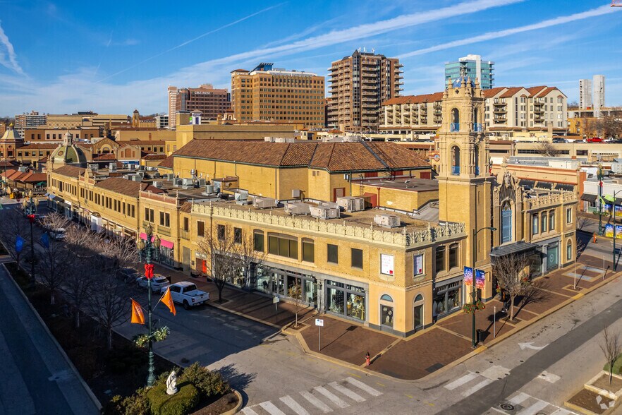 More Photos Of 414-418 Nichols Rd, Kansas City Unknown For Lease