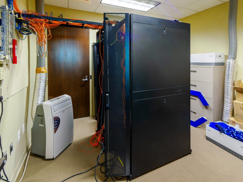 More Photos Of 12359 Sunrise Valley Dr, Reston Office For Sale