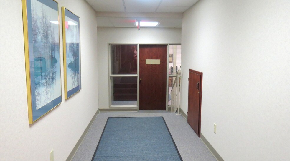 More Photos Of 414 S Jefferson St, Green Bay Office For Sale