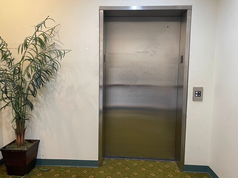 More Photos Of 97-105 Main St, Norwich Office For Sale