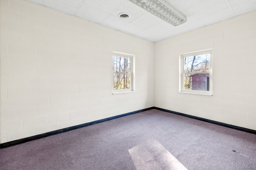 More Photos Of 334 N Oakland Ave, Statesville Specialty For Sale