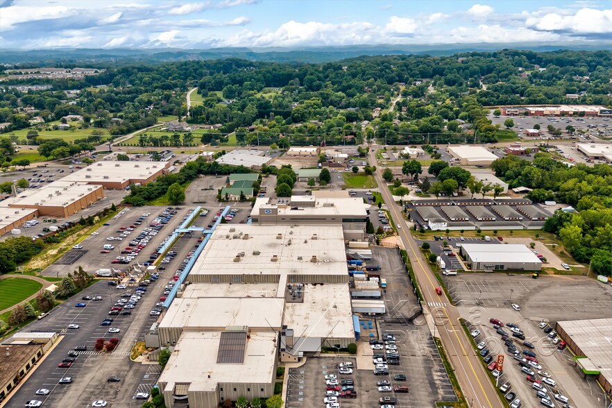 More Photos Of 9600 Parkside, Knoxville Distribution For Lease