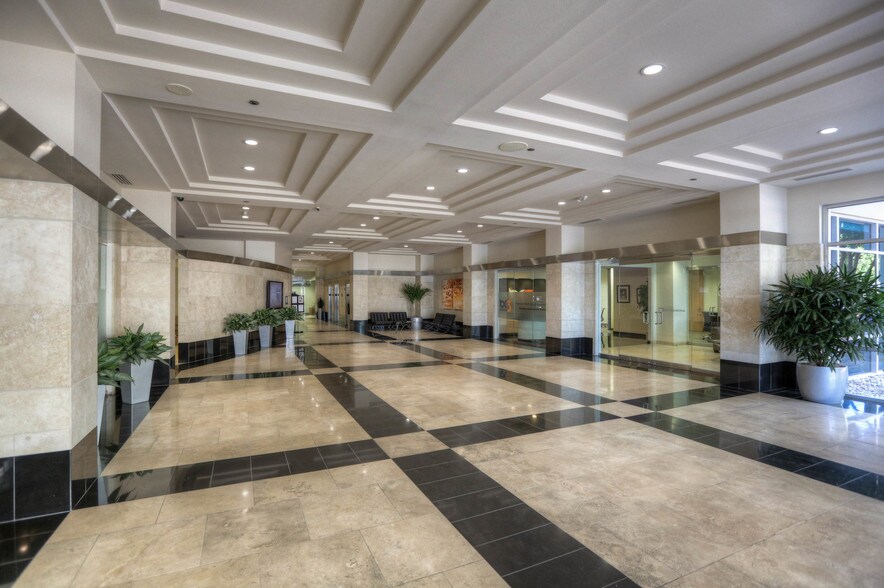 More Photos Of 4835 E Cactus Rd, Scottsdale Office For Lease