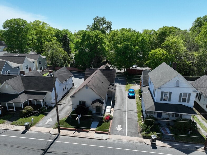 More Photos Of 185 Church St, Concord Freestanding For Lease