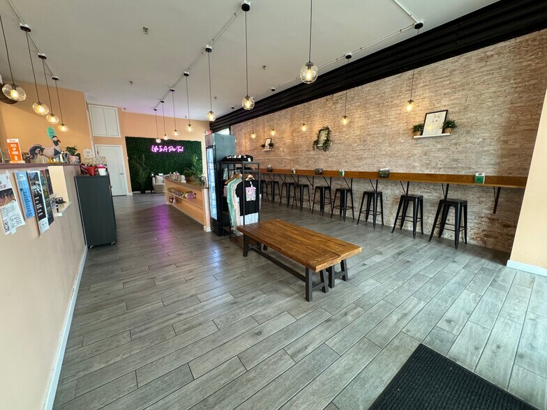 More Photos Of 1-15 River St, Norwalk General Retail For Lease