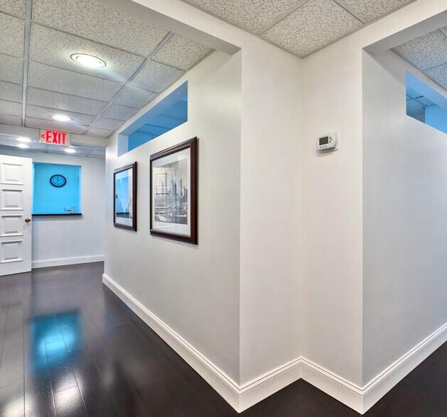 More Photos Of 4627 Ponce de Leon Blvd, Coral Gables Office For Lease