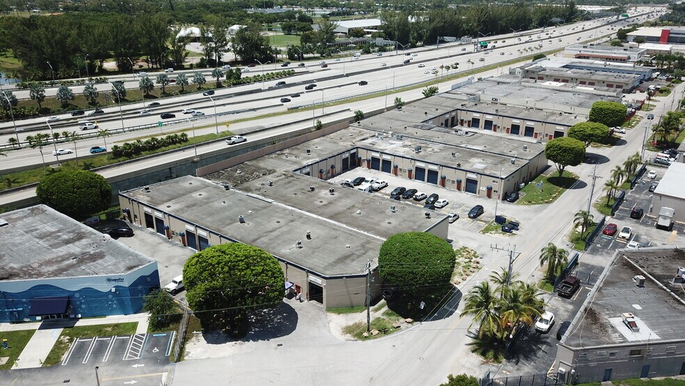 More Photos Of 4834-4890 SW 75th Ave, Miami Warehouse For Lease