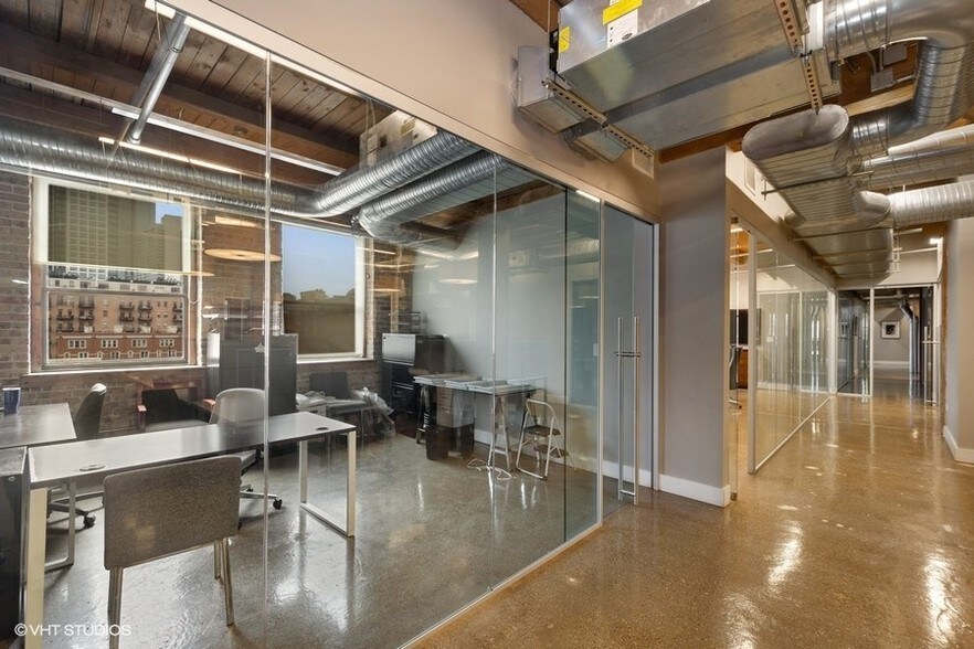 More Photos Of 401 W Ontario St, Chicago Loft Creative Space For Sale