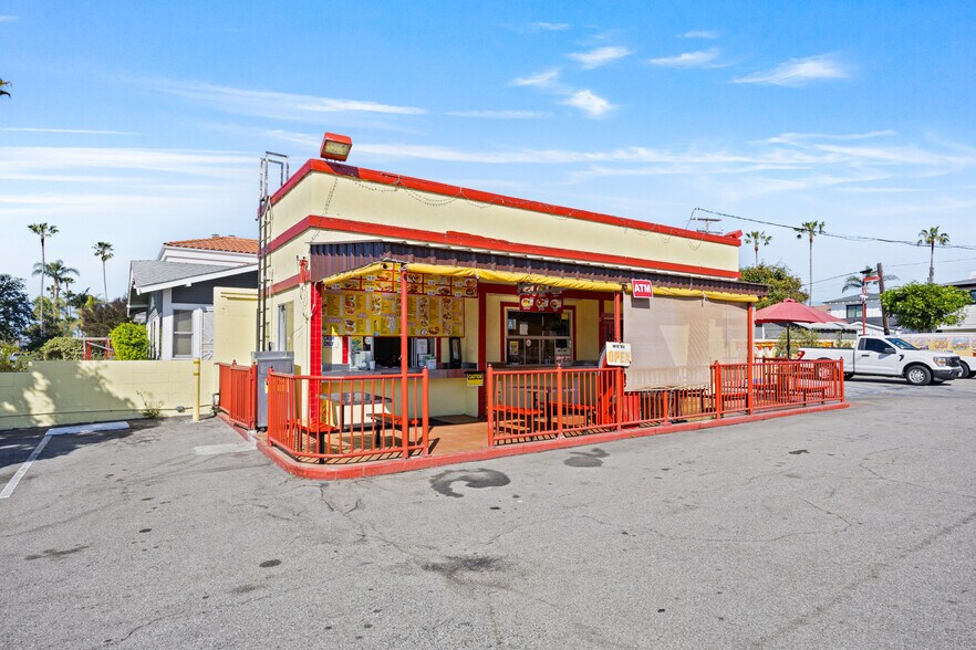 More Photos Of 921 Pacific Coast Highway, Redondo Beach General Retail For Sale