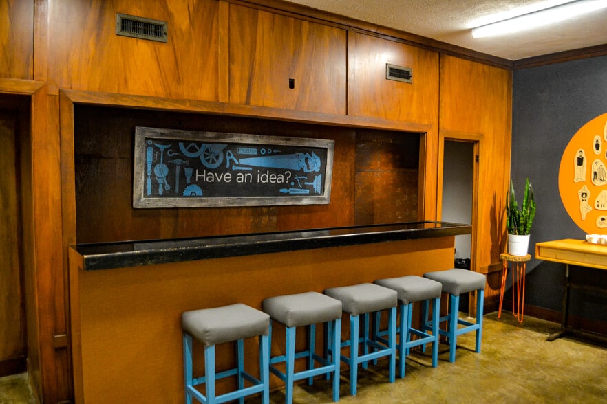 More Photos Of 201 Roberts St, Houston Loft Creative Space For Lease