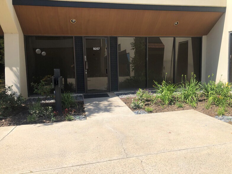More Photos Of 9253-9259 Eton Ave, Chatsworth Warehouse For Lease