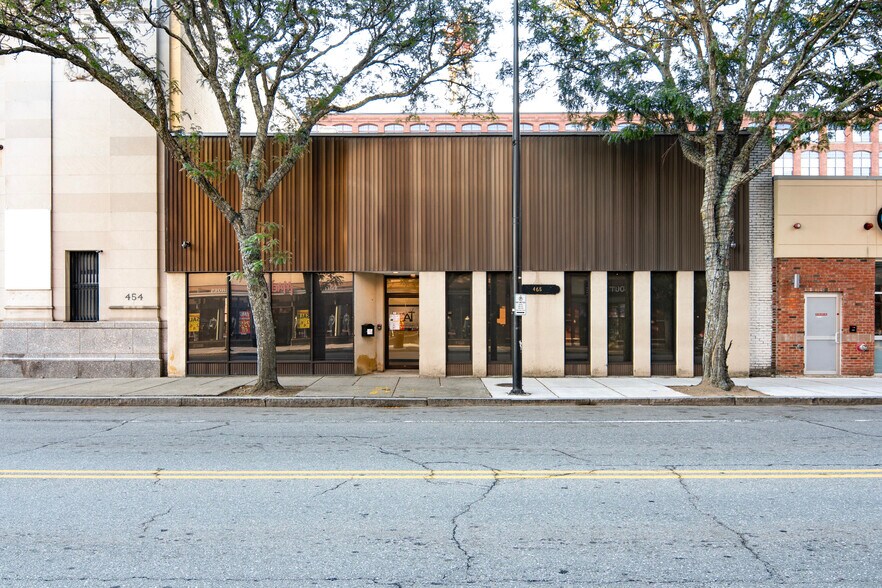 More Photos Of 464 Essex St, Lawrence Office For Lease