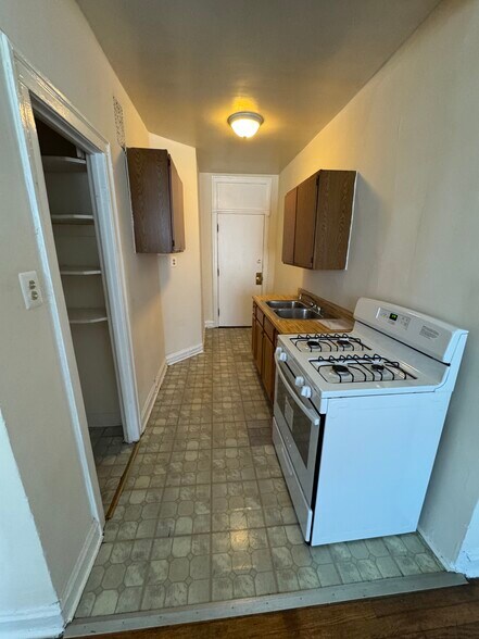 More Photos Of 7600-14 S South Shore Dr, Chicago Apartments For Sale