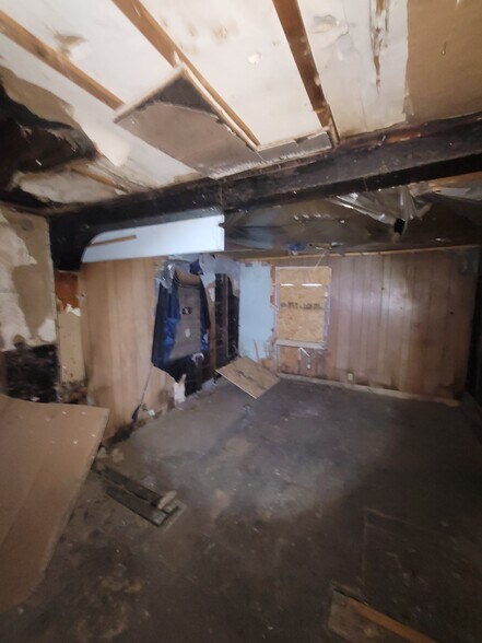 More Photos Of 1823 W 8th St, Muncie Multifamily For Sale