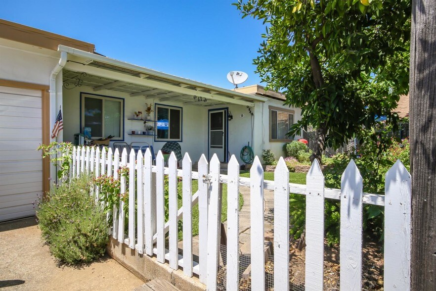 More Photos Of 1130 Circuit Dr, Roseville Apartments For Sale