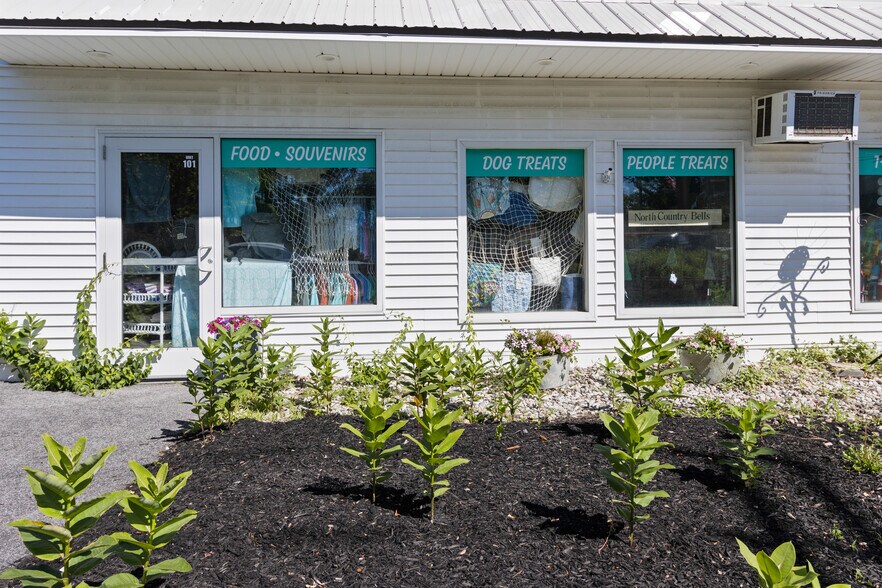 More Photos Of 3 E Grand Ave, Scarborough Service Station For Sale
