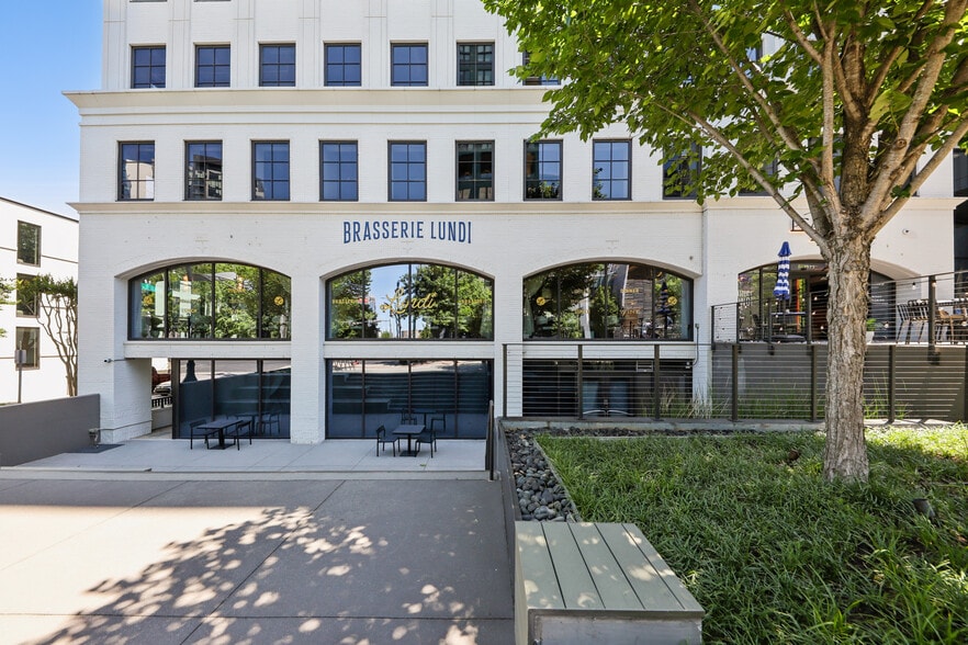 More Photos Of 1375 Peachtree St NE, Atlanta Office For Lease