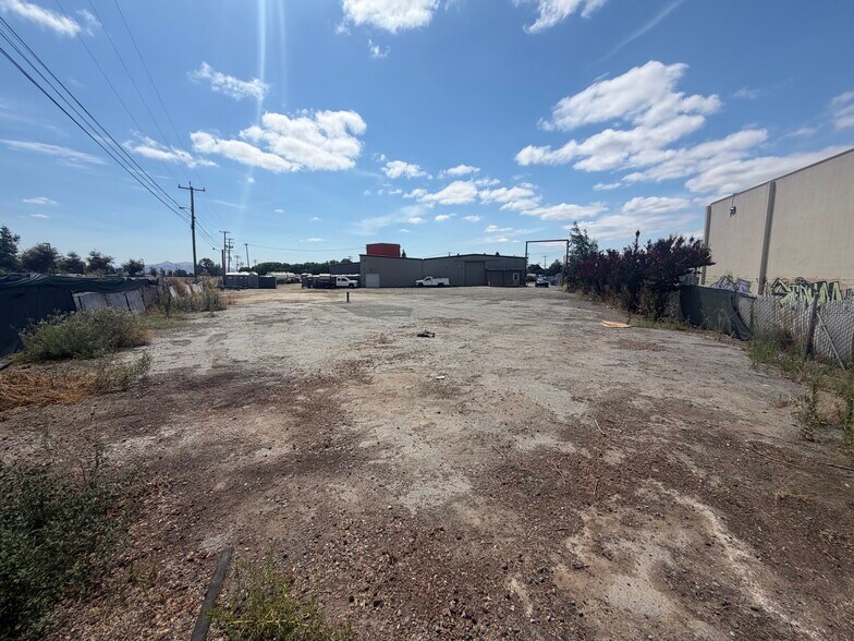 More Photos Of 1147 Atlantic St, Union City Warehouse For Lease