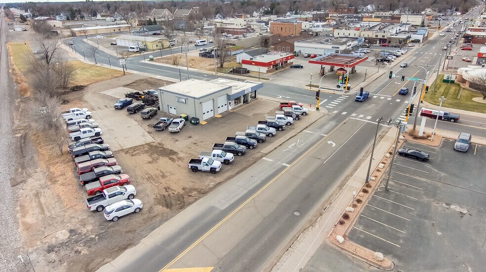 More Photos Of 309 1st Ave E, Cambridge Auto Dealership For Sale