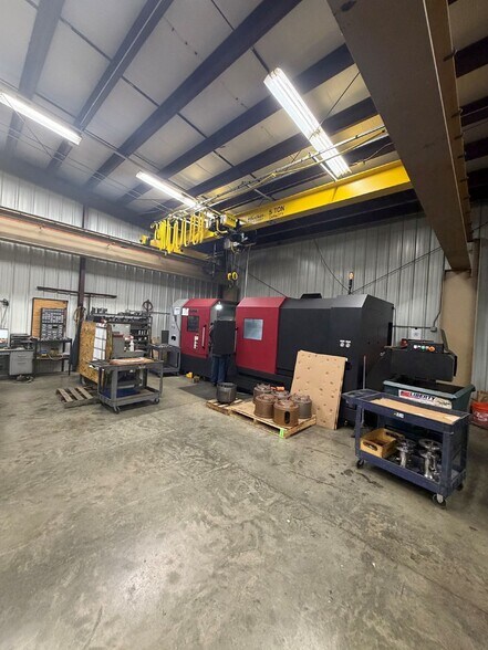 More Photos Of 18075 Woodland Dr, Meadville Manufacturing For Sale