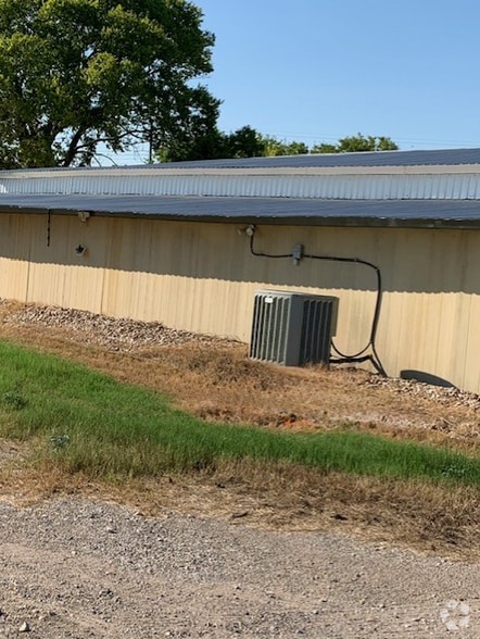 More Photos Of 11900 FM 812 Rd, Del Valle Warehouse For Lease