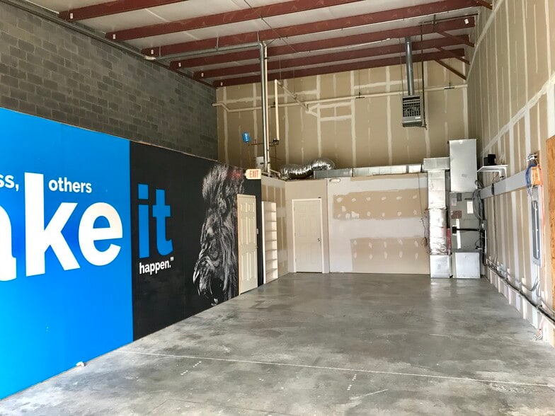 More Photos Of 1130 International Pky, Fredericksburg Warehouse For Lease