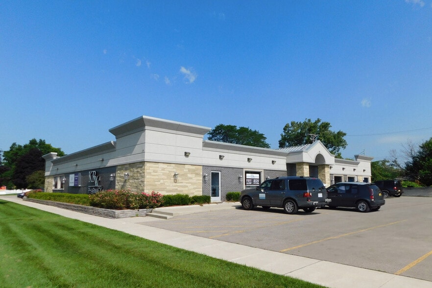 Primary Photo Of 32932 Warren Rd, Westland Medical For Lease