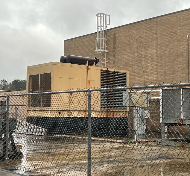 More Photos Of 1612 Cross Beam Dr, Charlotte Industrial For Lease