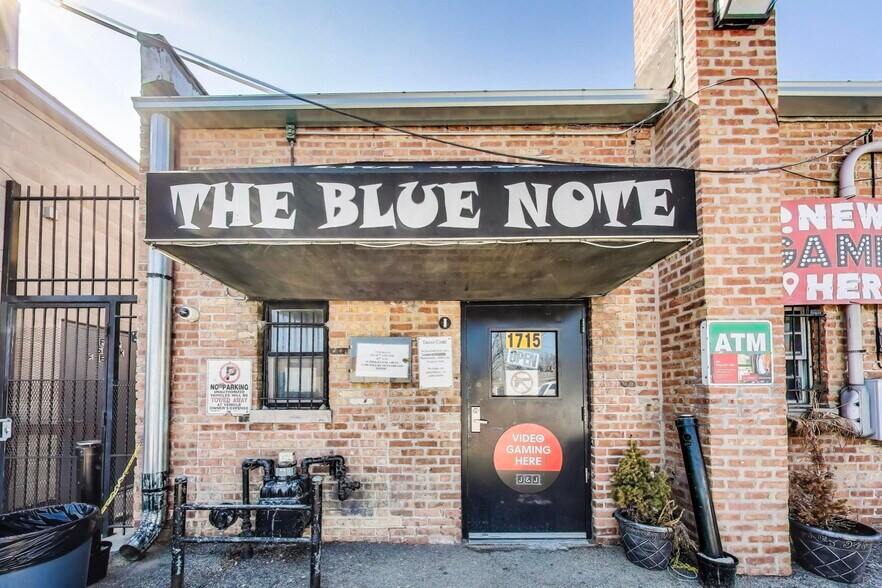 More Photos Of 1715 W Roosevelt Rd, Broadview General Retail For Lease