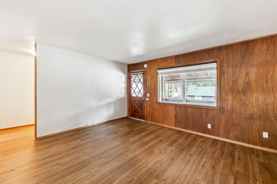 More Photos Of 1222 Sierra Blvd, South Lake Tahoe Apartments For Sale