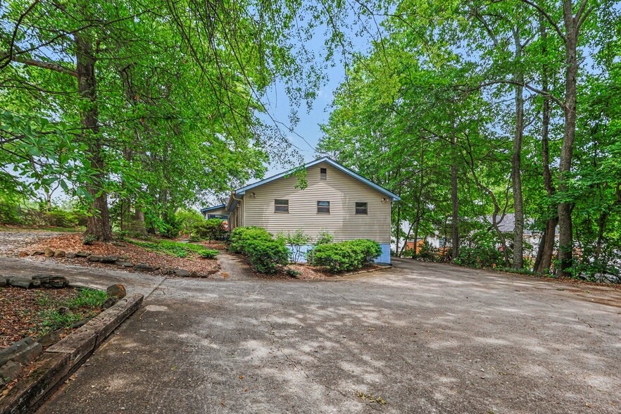 More Photos Of 8493 Campbellton St, Douglasville Office For Sale