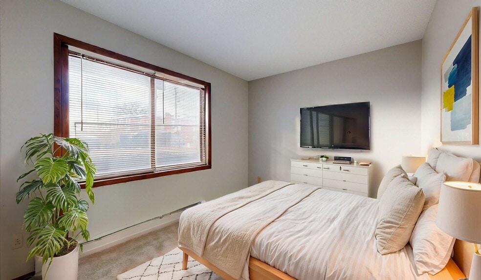 More Photos Of 924 21st Ave S, Minneapolis Apartments For Sale