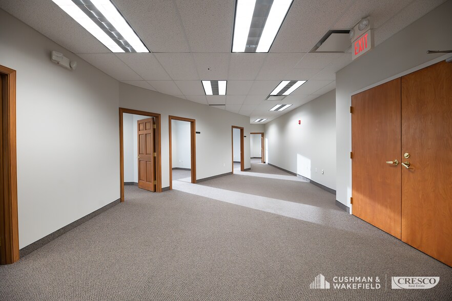 More Photos Of 6120 Parkland Blvd, Mayfield Heights Office For Lease