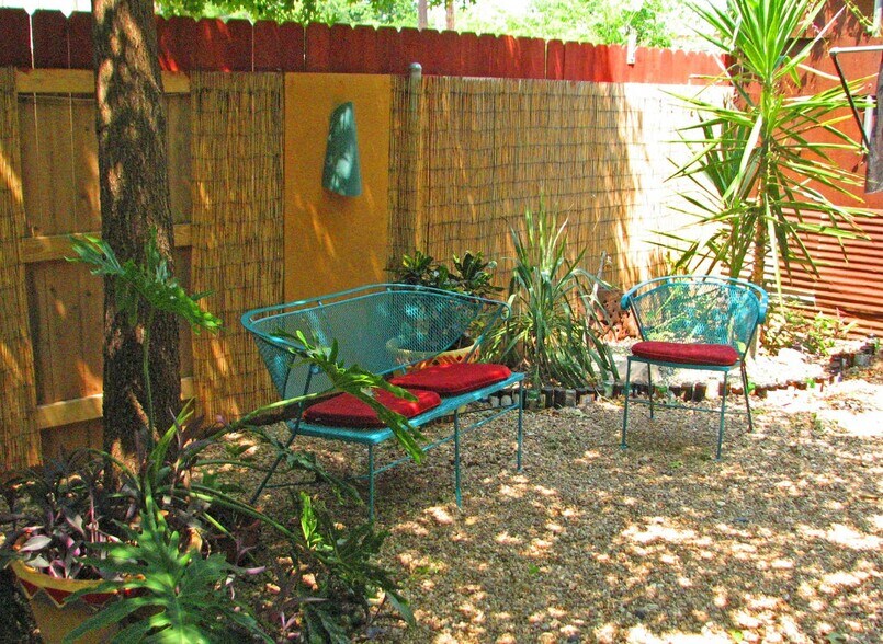 More Photos Of 1651 W Woodlawn Dr, San Antonio Storefront Retail Residential For Sale