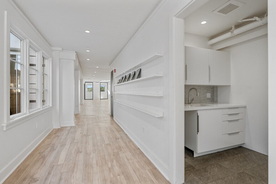 More Photos Of 320 Judah St, San Francisco Loft Creative Space For Lease