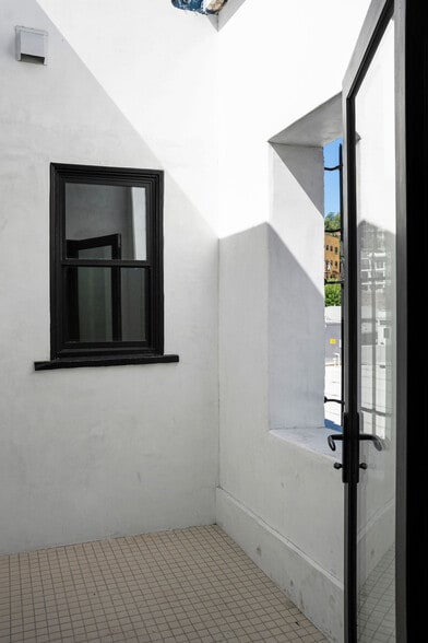 More Photos Of 3022 W Sunset Blvd, Los Angeles Storefront Retail Residential For Lease