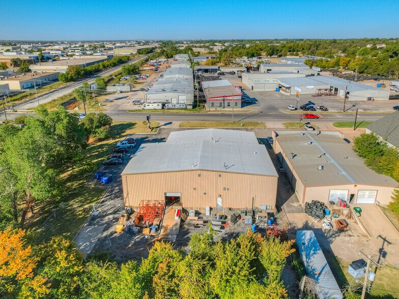 More Photos Of 520 N Meridian Ave, Oklahoma City Showroom For Lease