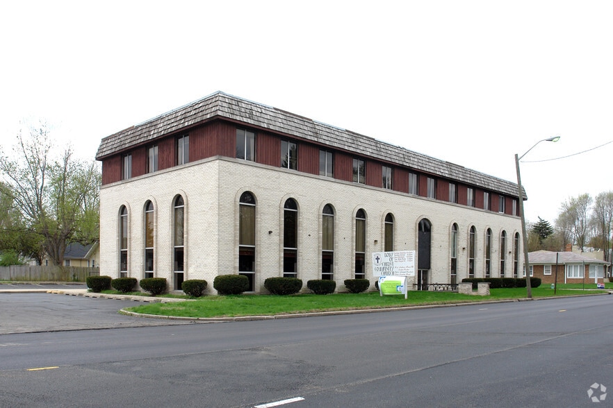 More Photos Of 1919 E 52nd St, Indianapolis Office For Lease