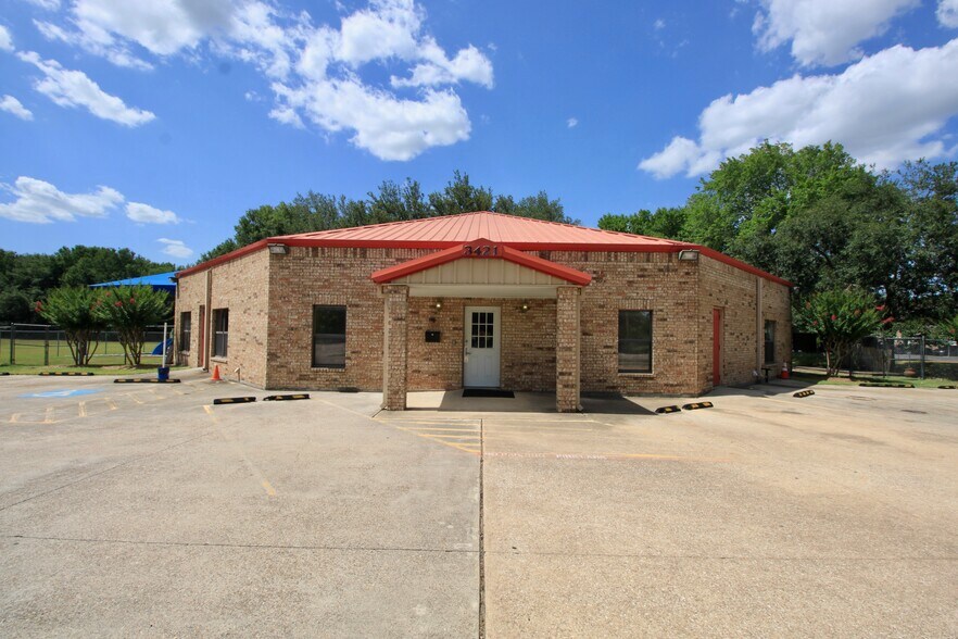 More Photos Of 3421 E Walnut St, Pearland Daycare Center For Sale