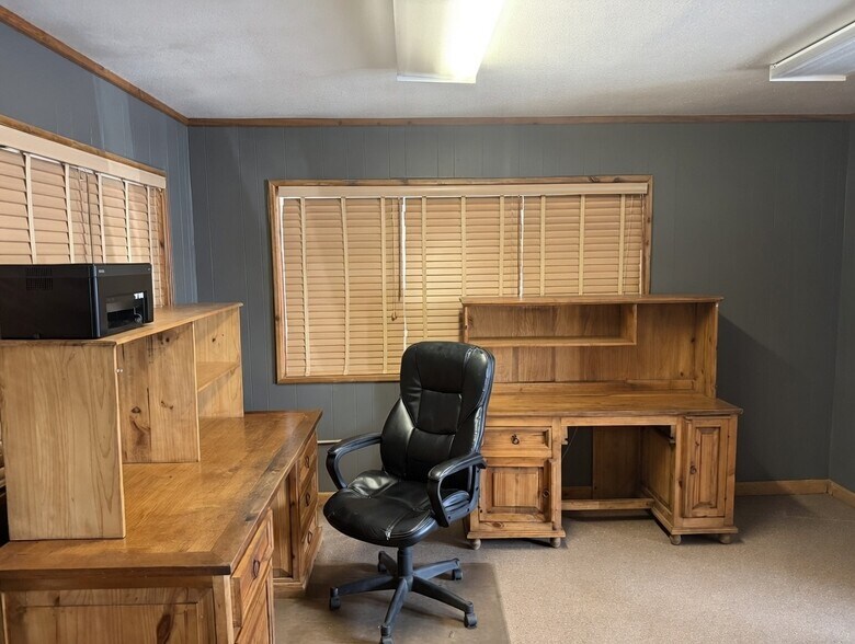 More Photos Of 1586 US Highway 180 E, Breckenridge Industrial For Sale