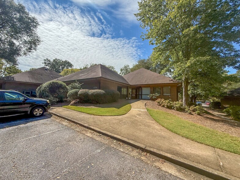 More Photos Of 700 Sunset Dr, Athens Medical For Sale