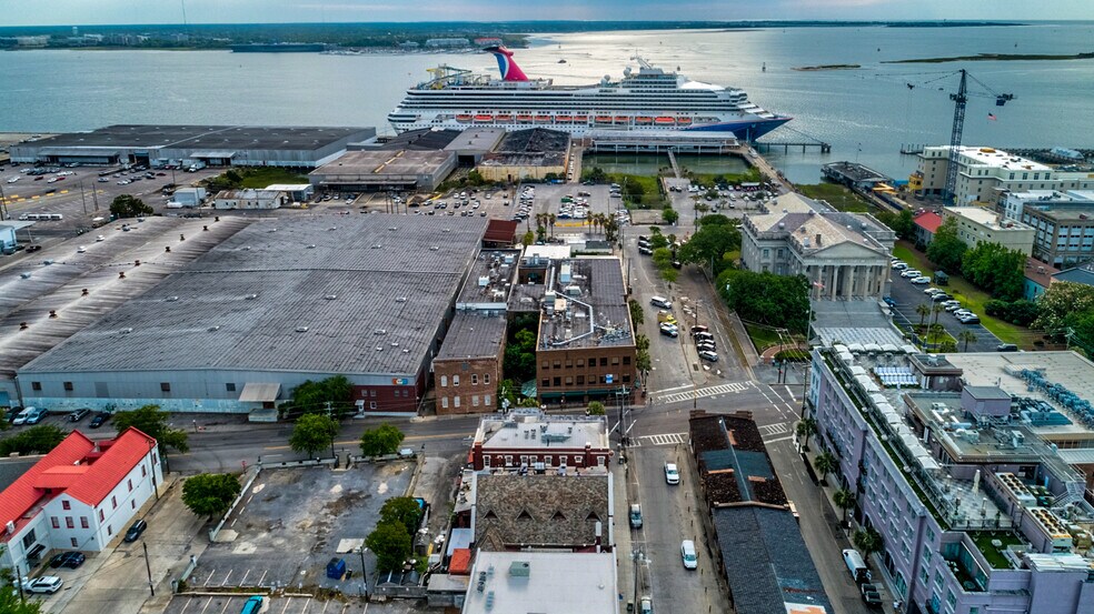 More Photos Of 32 N Market St, Charleston Storefront For Lease