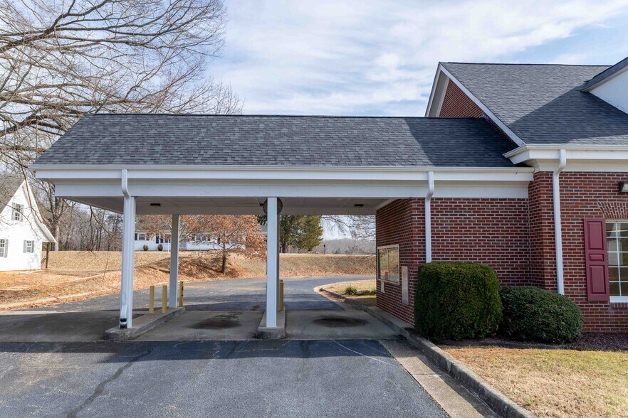 More Photos Of 5406 US 29, Blairs Bank For Lease