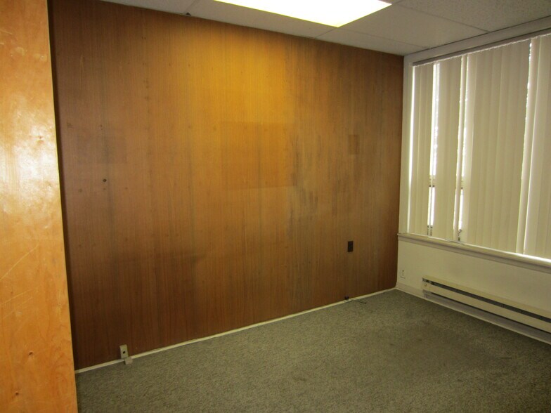More Photos Of 76 Signet Dr, Toronto Industrial For Sale