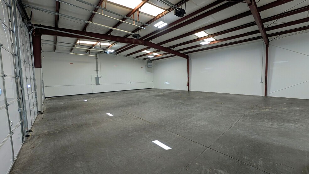 More Photos Of 3580 Buford Hwy, Duluth Light Distribution For Lease