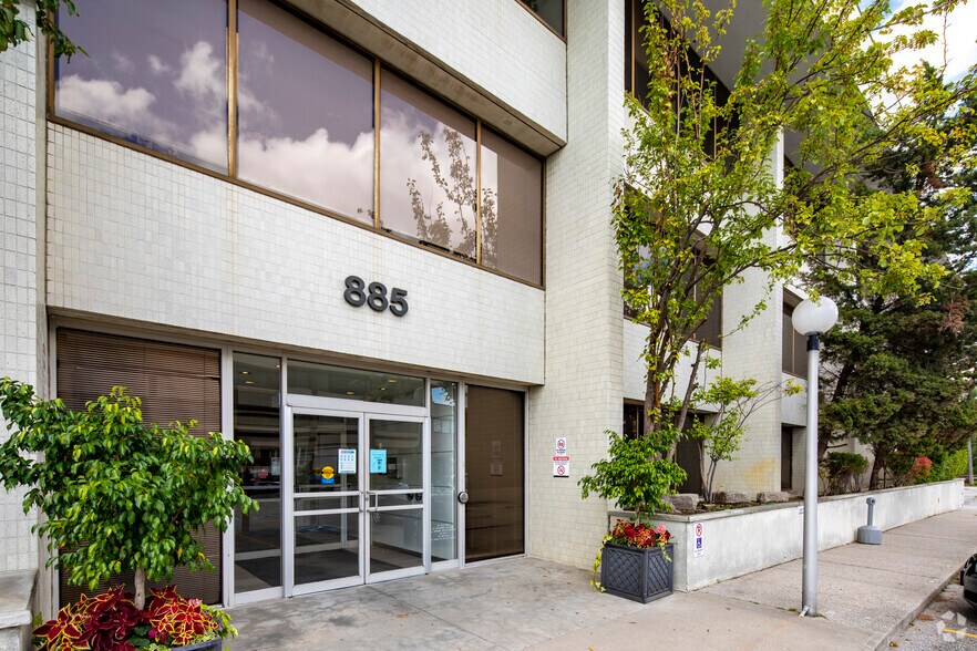 More Photos Of 885 Don Mills Rd, Toronto Office For Lease