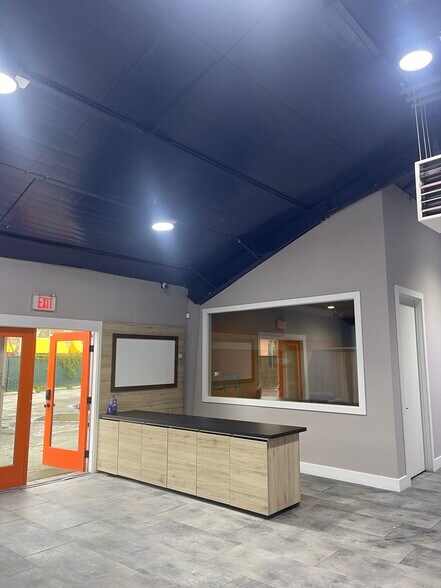 More Photos Of 500 W El Camino Real, Sunnyvale Freestanding For Lease